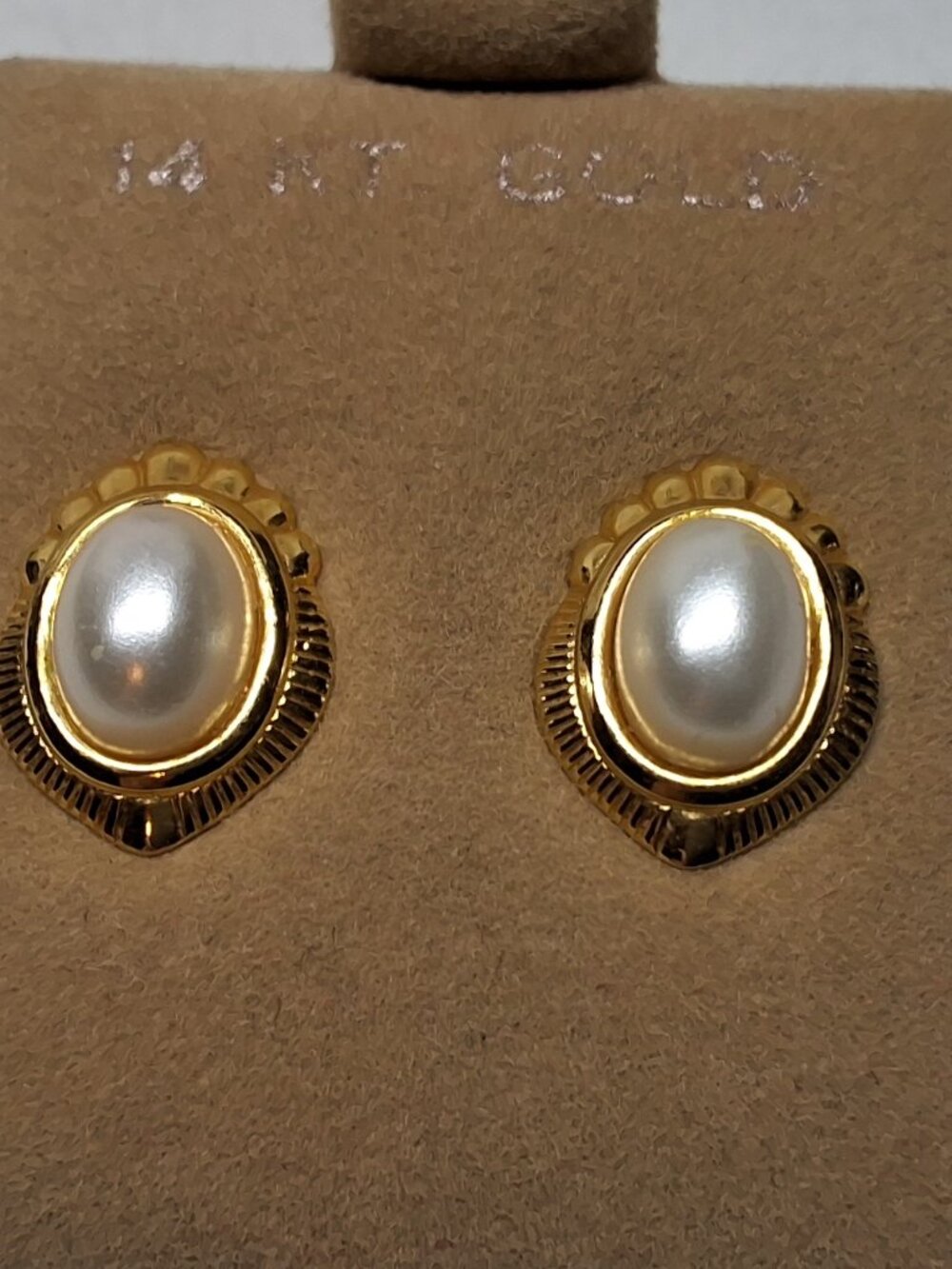 VTG 14K SOLID YELLOW GOLD MABE PEARL POSTS FRAMED STUD EARRINGS FROM 1970-80